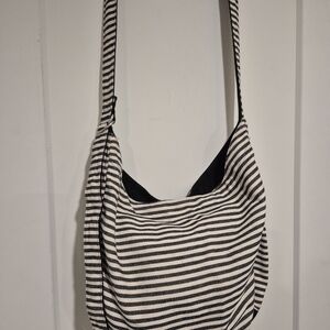 Thirty-One Classic Black and White Shoulder Bag